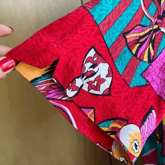 Louis Féraud Couture Designer Novelty Print Silk Blouse Asian Cranes, Bows, Butt - Picture 3 of 7